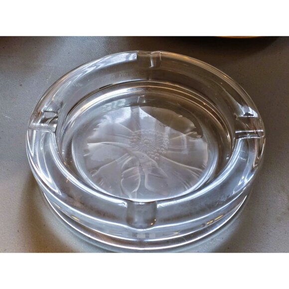 Vintage Emanuel Ungaro Glass Flower Signed Thick Ashtray (U1000) - Picture 5 of 7